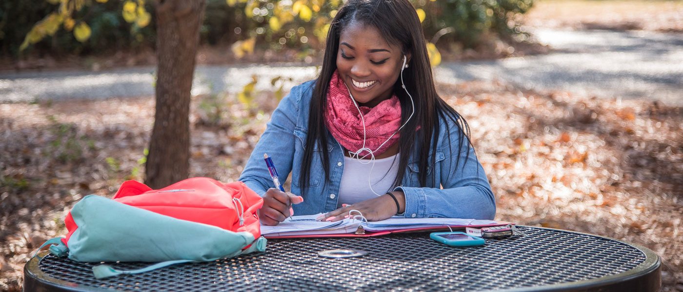 At least 1200px wide